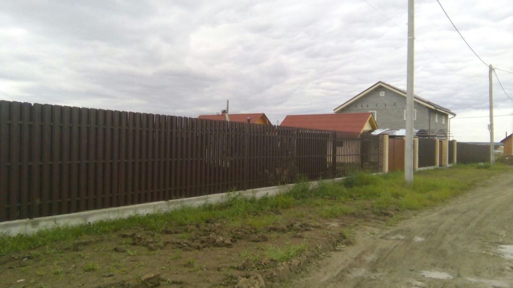 Забор из евроштакетника на бетонной ленте с. Черданцево 1 &bull; Забор Екатеринбург